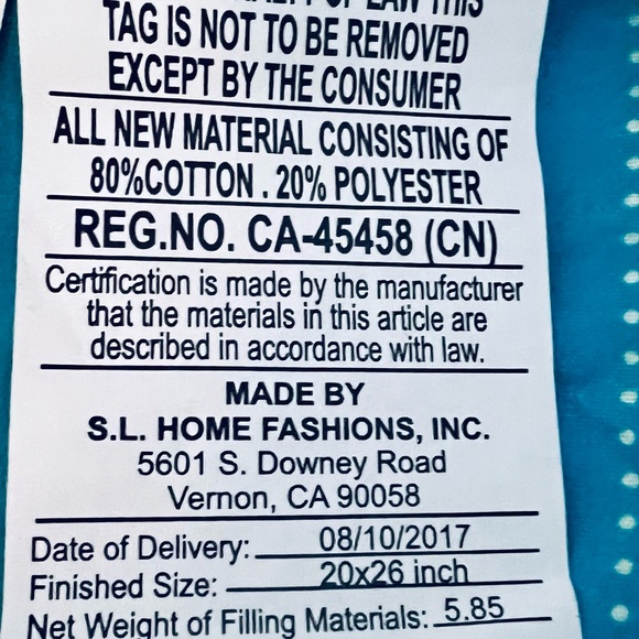 Twin Bedspread Set w/Pillows and Shams - Picture 11 of 11